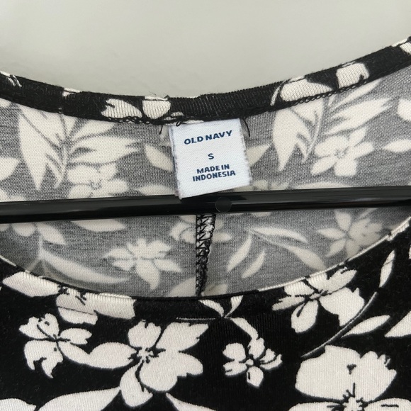 Old Navy floral dress - Picture 2 of 2